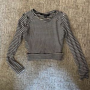 Long sleeve crop top!